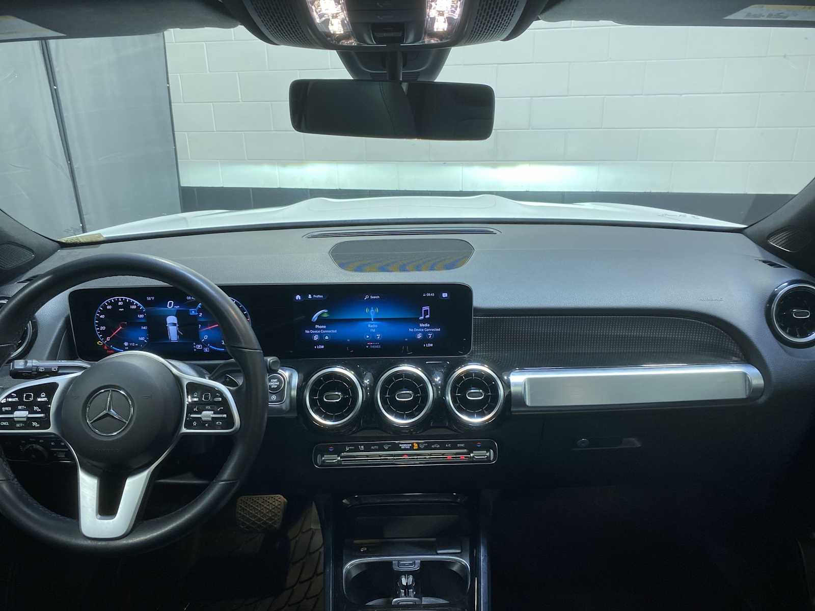 Thumbnail: 2021 Mercedes-Benz GLB - 10