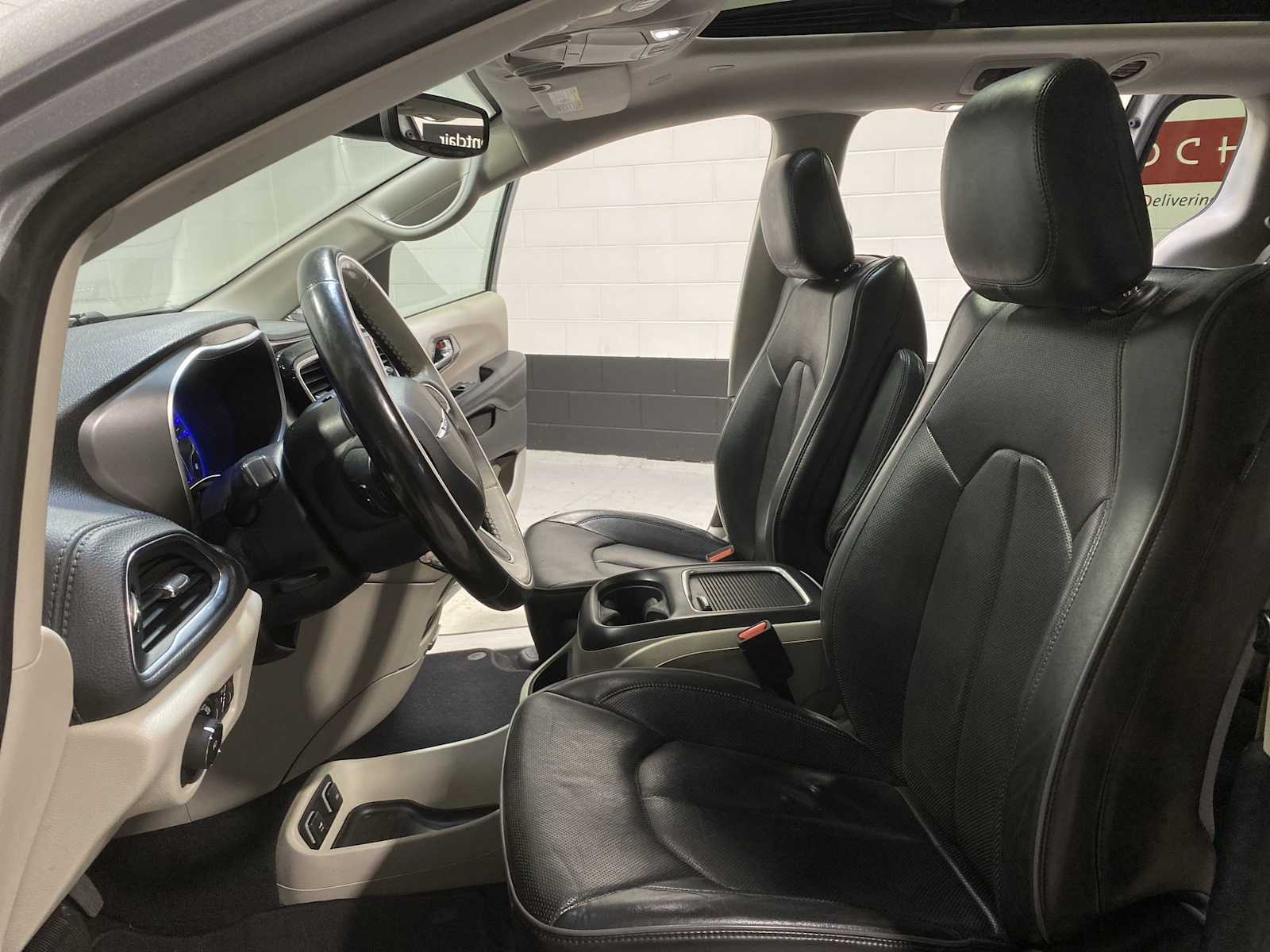 Thumbnail: 2019 Chrysler Pacifica - 11