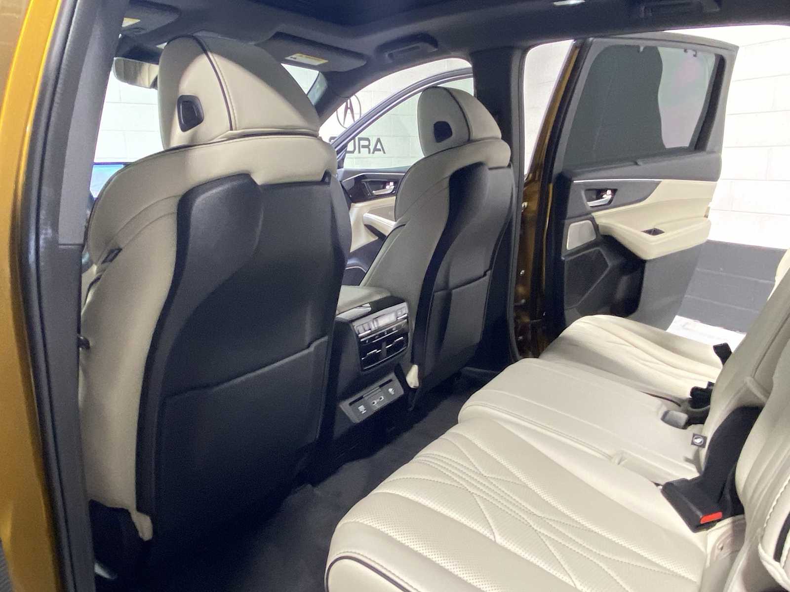 Thumbnail: 2022 Acura MDX - 12