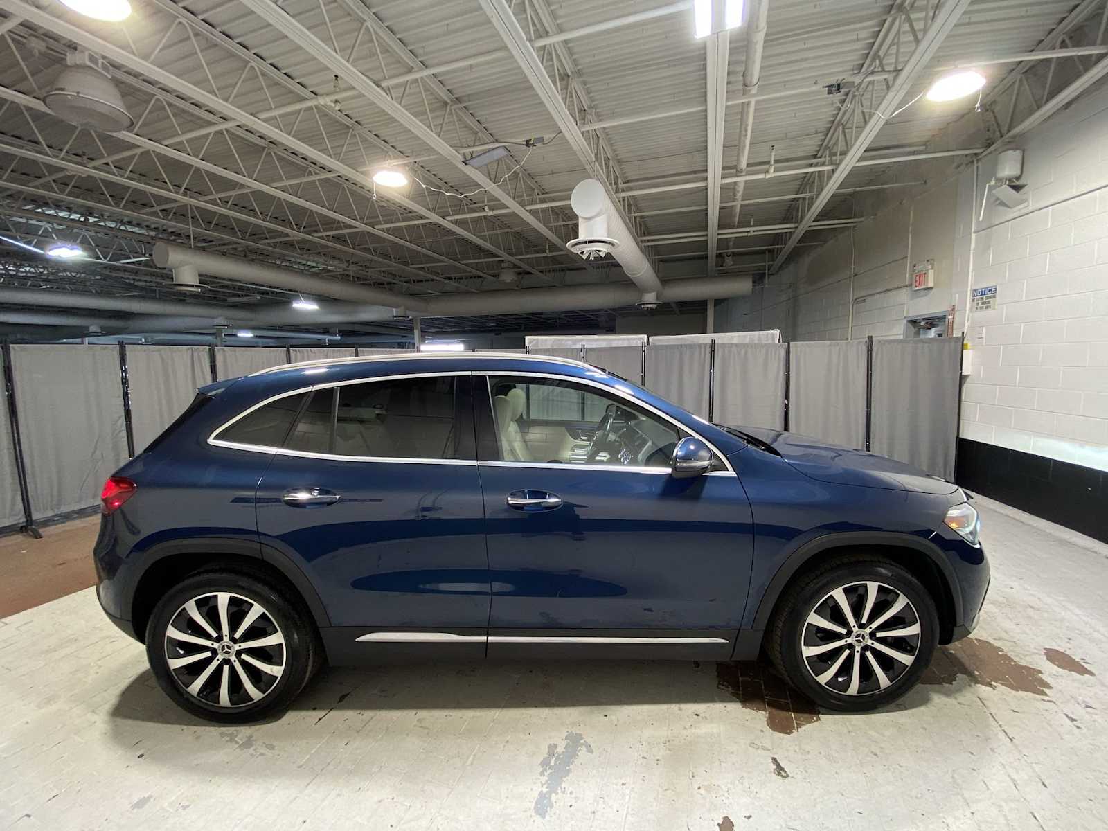 Thumbnail: 2021 Mercedes-Benz GLA - 27