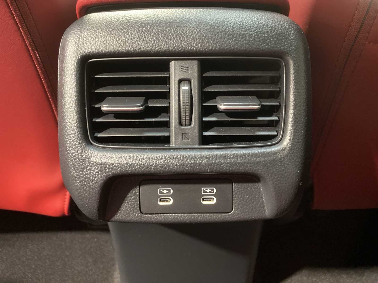 Thumbnail: 2025 Acura ADX - 25