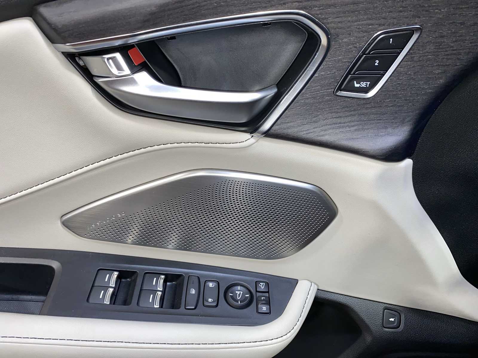 Thumbnail: 2025 Acura RDX - 23