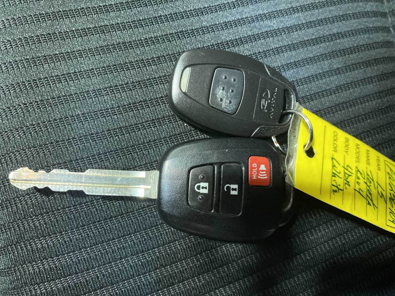 Thumbnail: 2015 Toyota RAV4 - 20