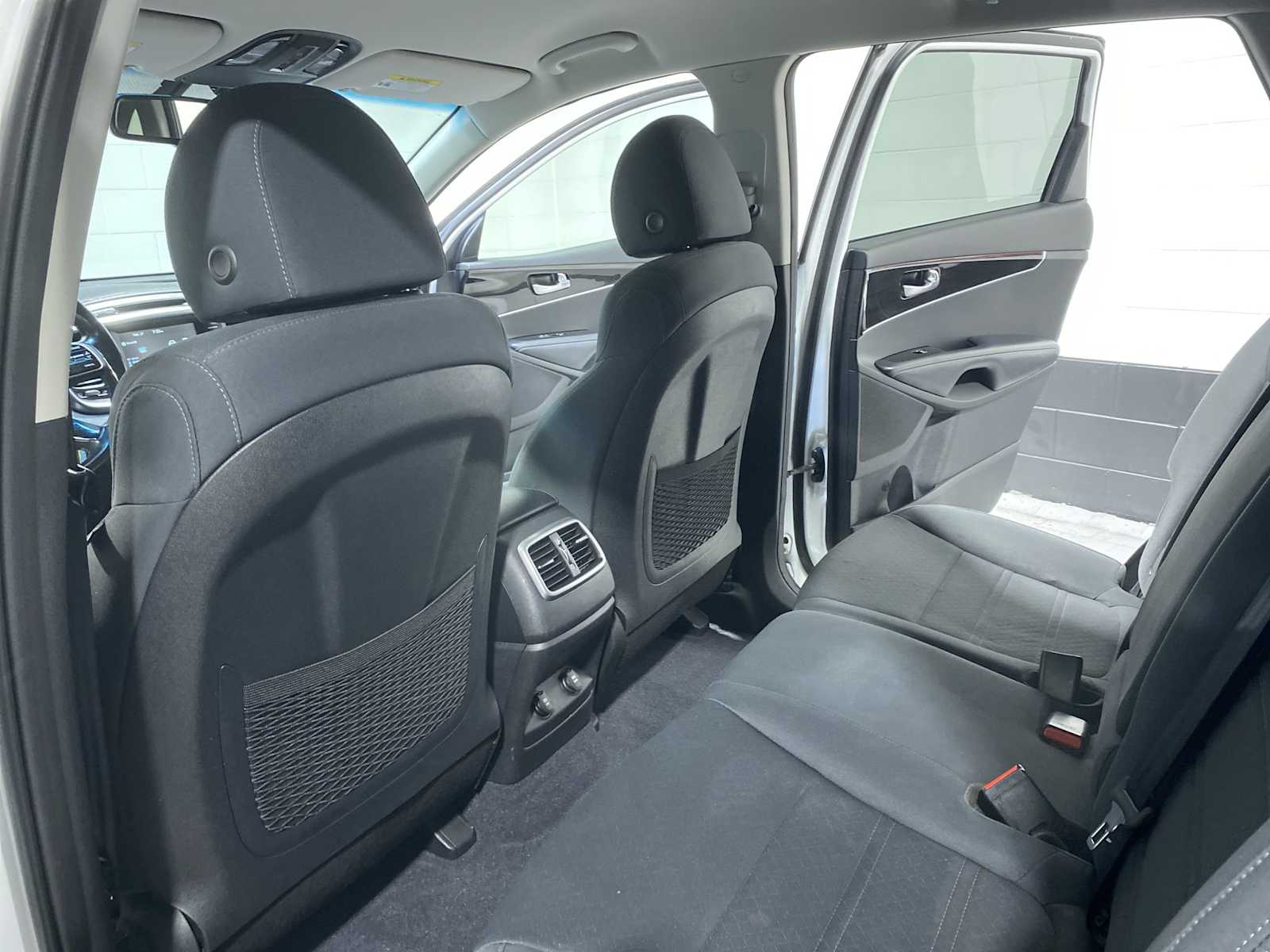 Thumbnail: 2019 Kia Sorento - 12