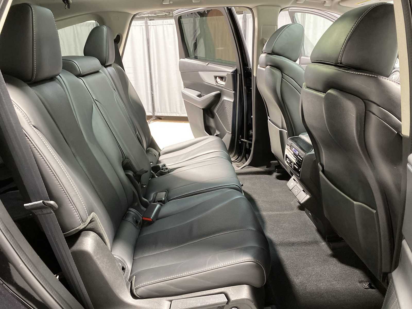 Thumbnail: 2023 Acura MDX - 13