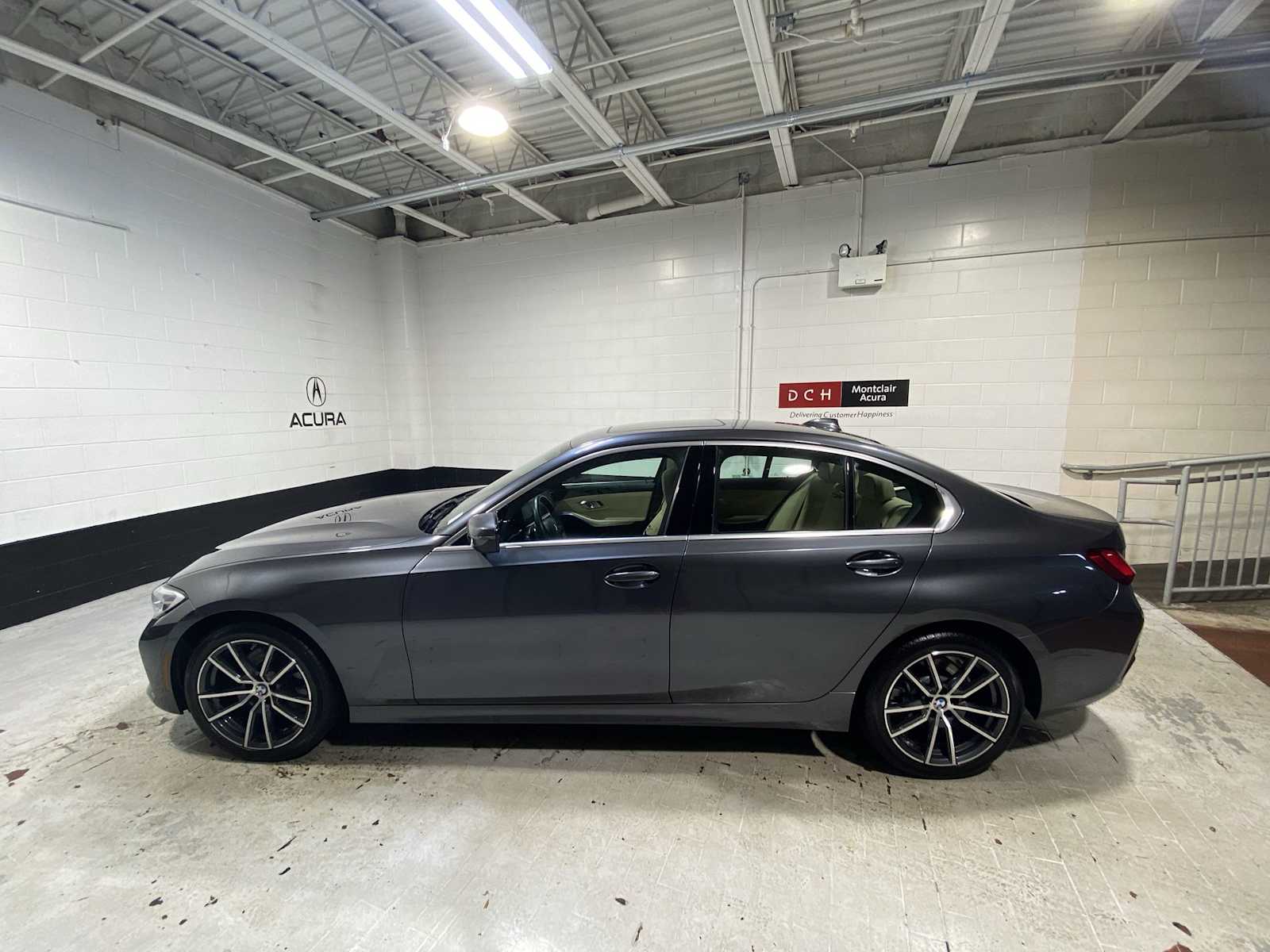 Thumbnail: 2022 BMW 3 Series - 3