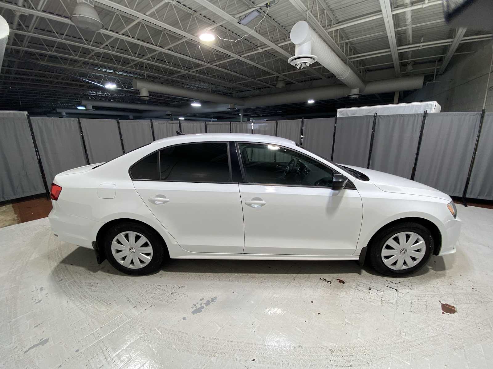 2015 Volkswagen Jetta S 26