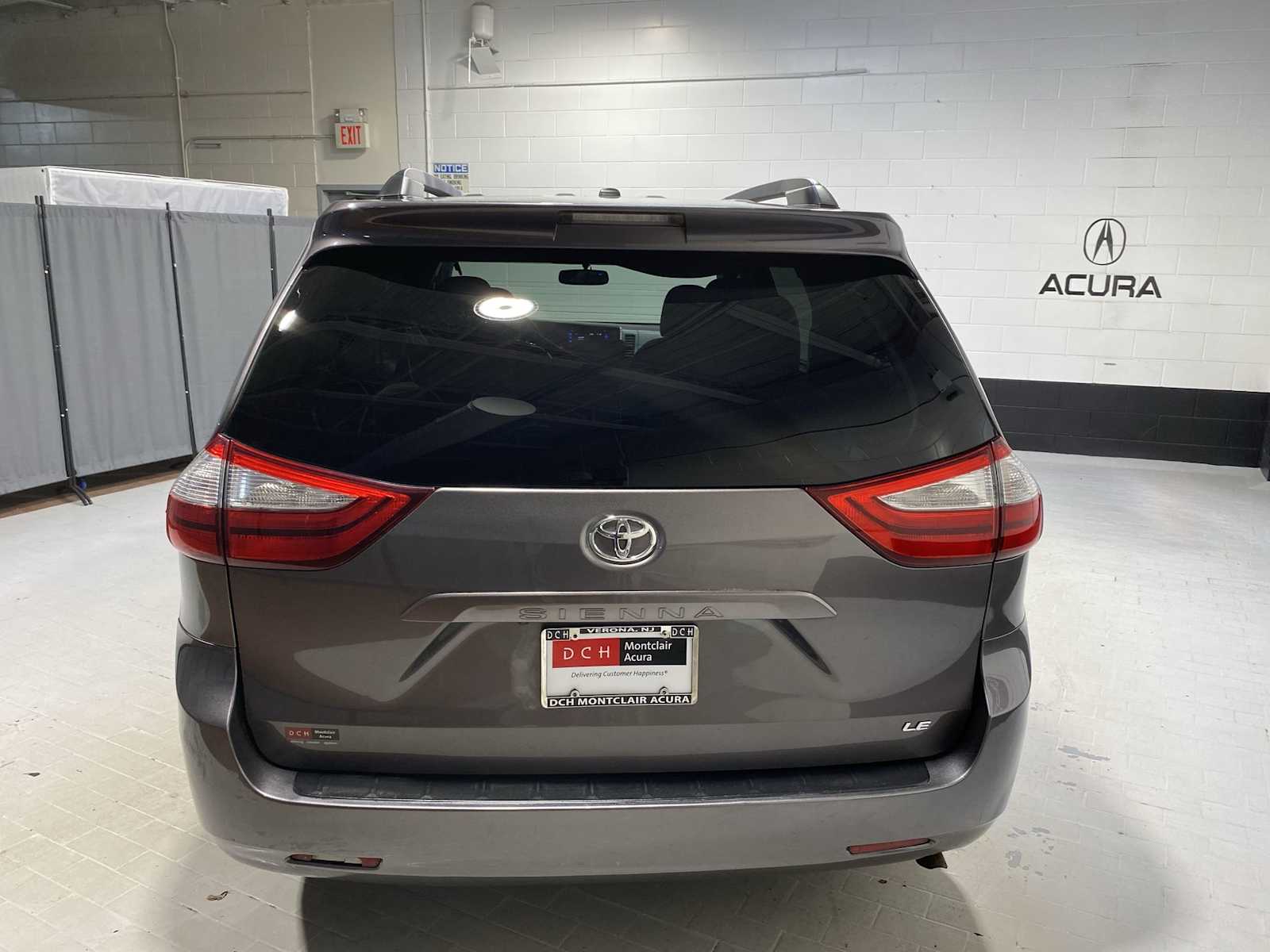 Thumbnail: 2015 Toyota Sienna - 5