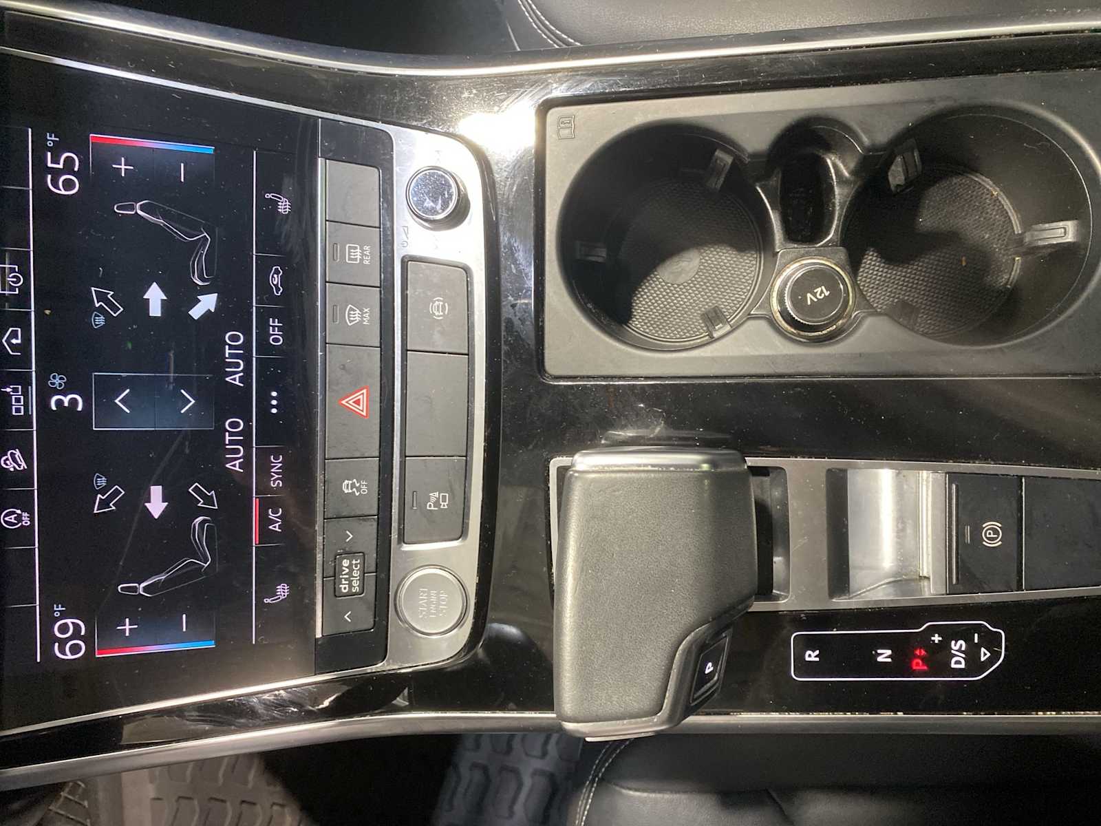 Thumbnail: 2020 Audi Q8 - 17