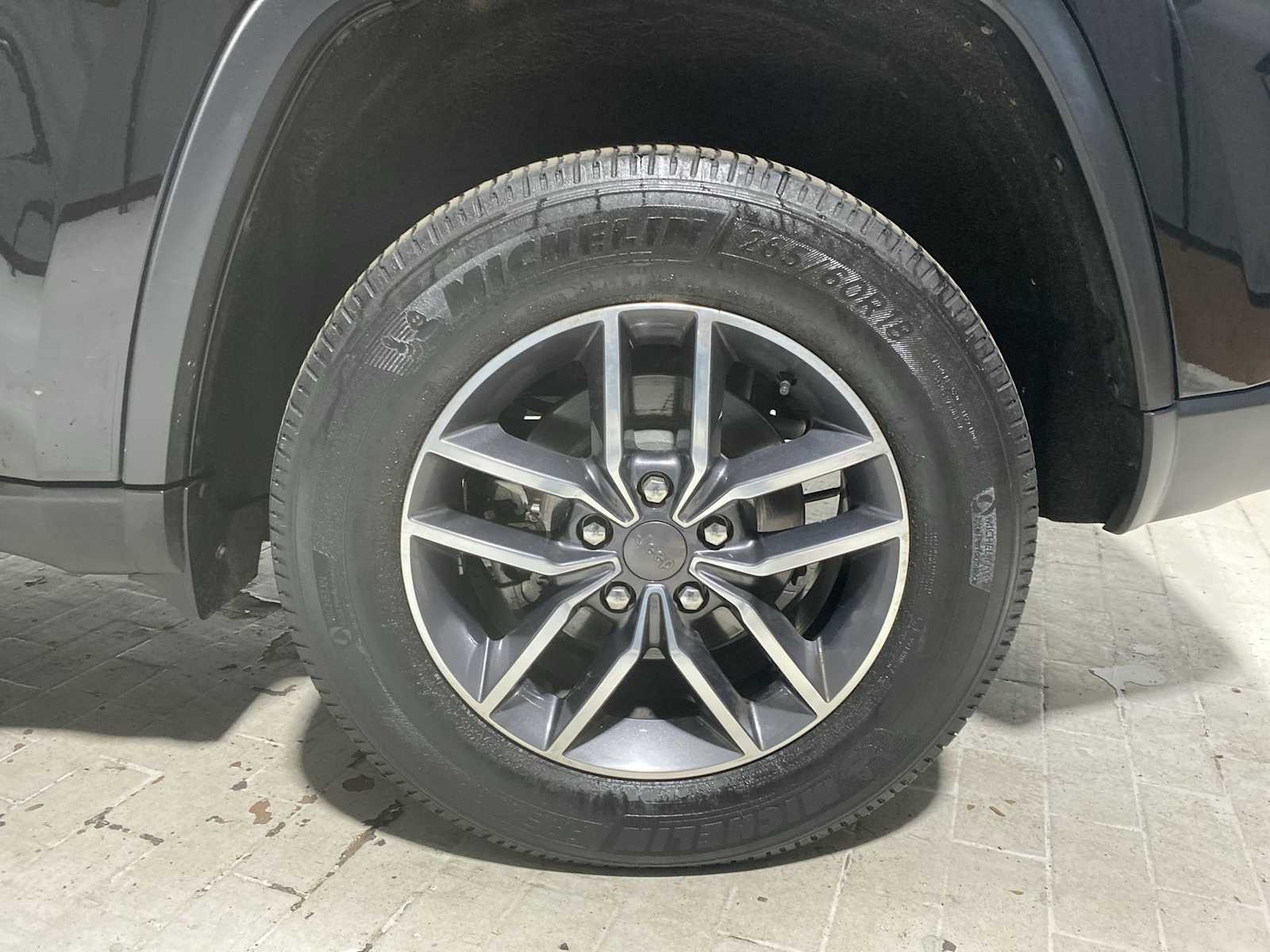 Thumbnail: 2019 Jeep Grand Cherokee - 8