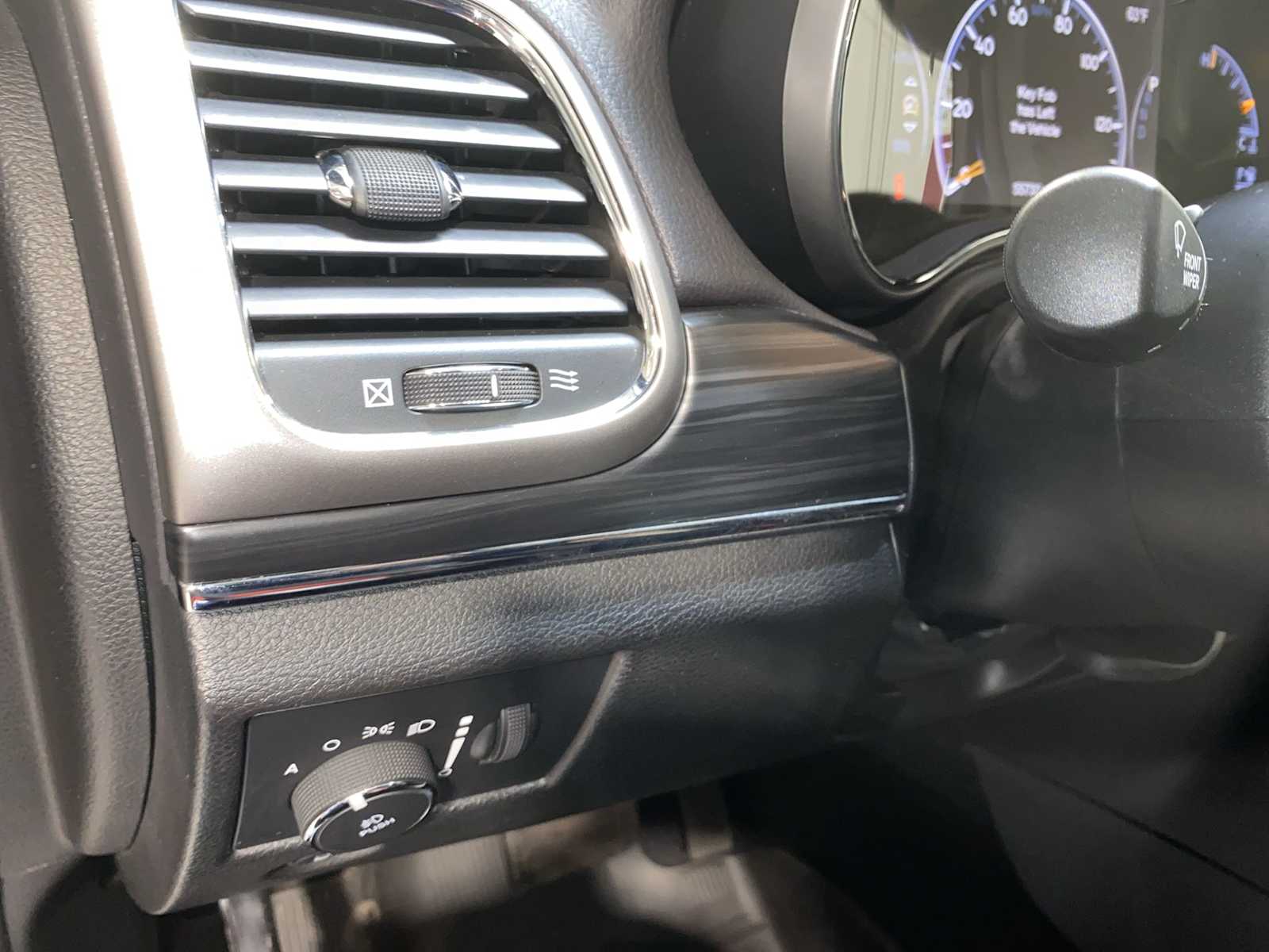 Thumbnail: 2019 Jeep Grand Cherokee - 24