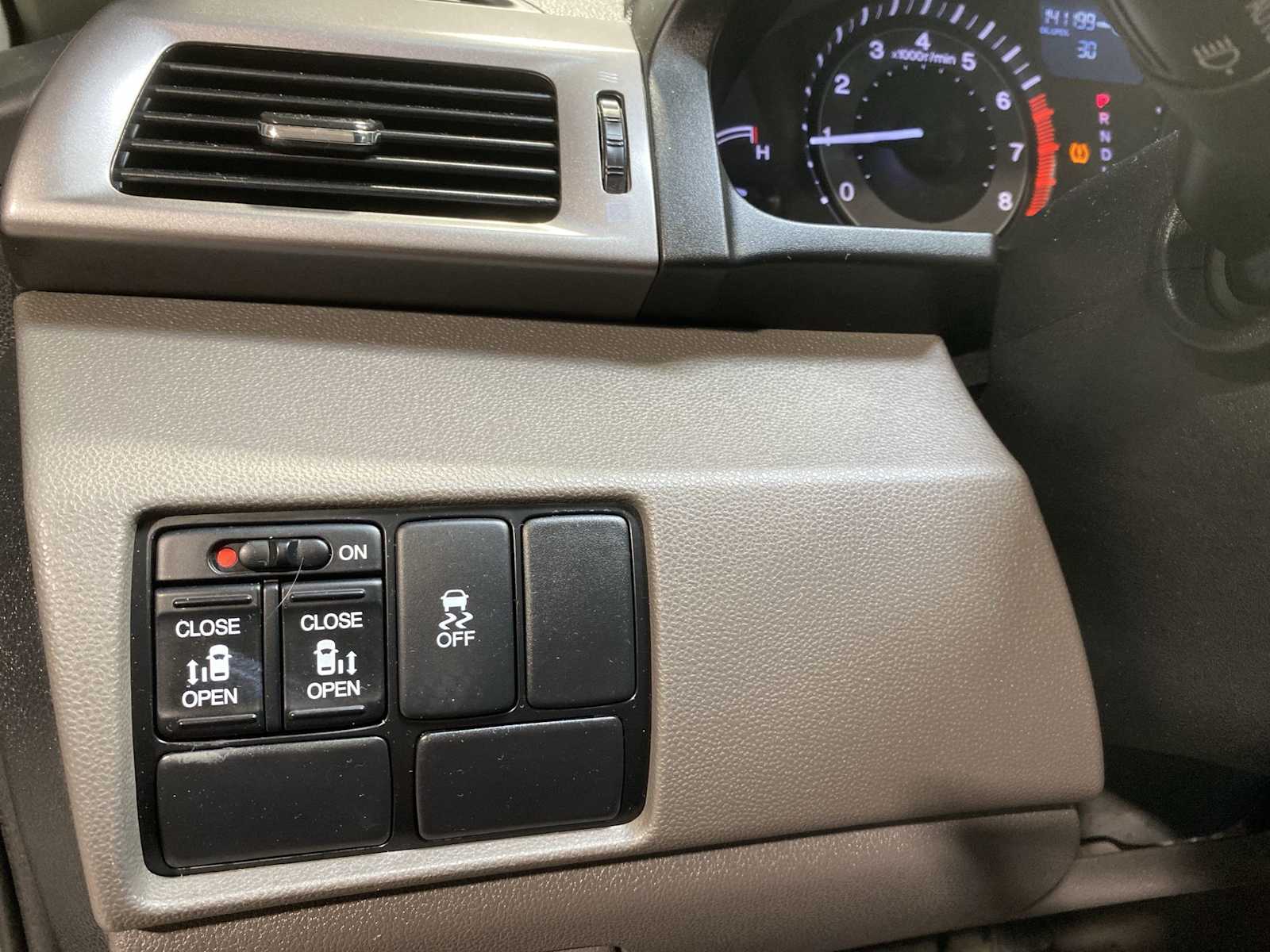 Thumbnail: 2016 Honda Odyssey - 24