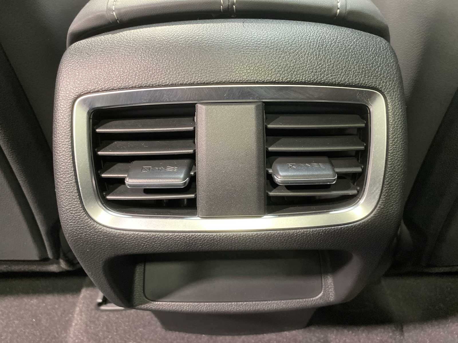 Thumbnail: 2025 Acura RDX - 25