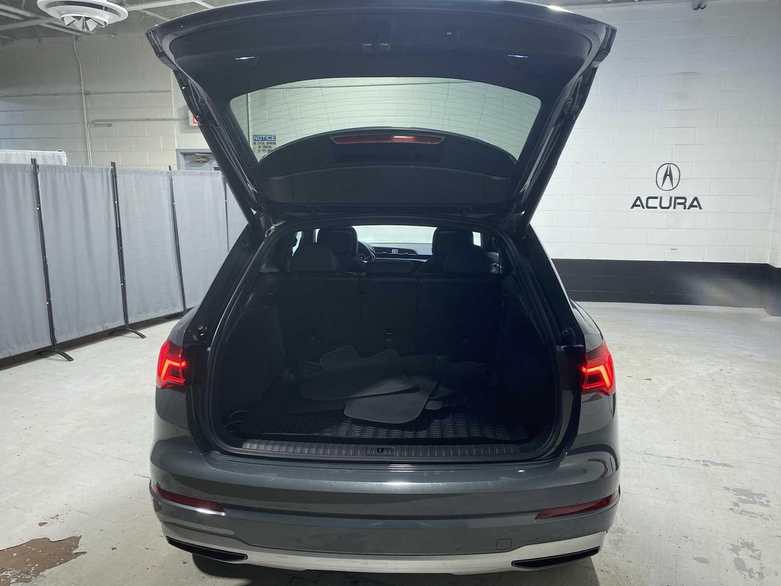 Thumbnail: 2019 Audi Q3 - 18