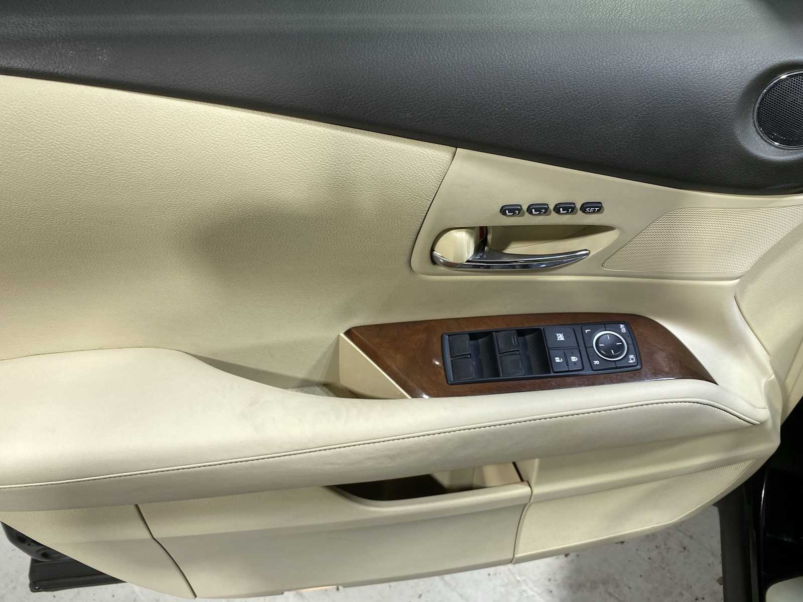 Thumbnail: 2015 Lexus RX - 24