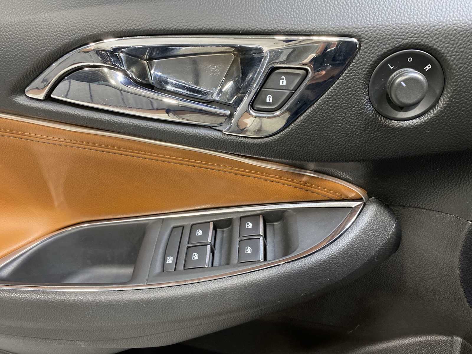 Thumbnail: 2017 Chevrolet Cruze - 23