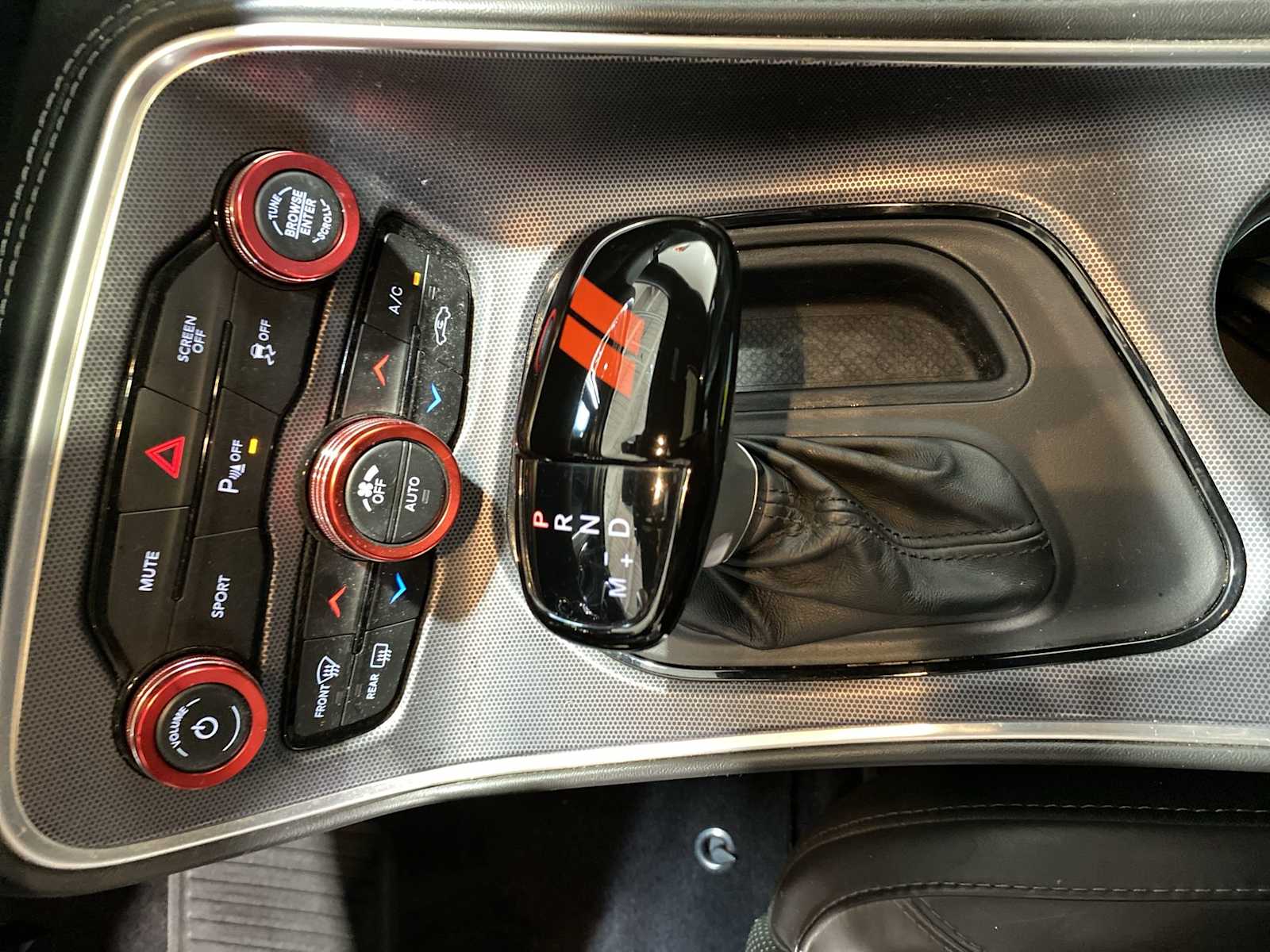 2017 Dodge Challenger SXT 17