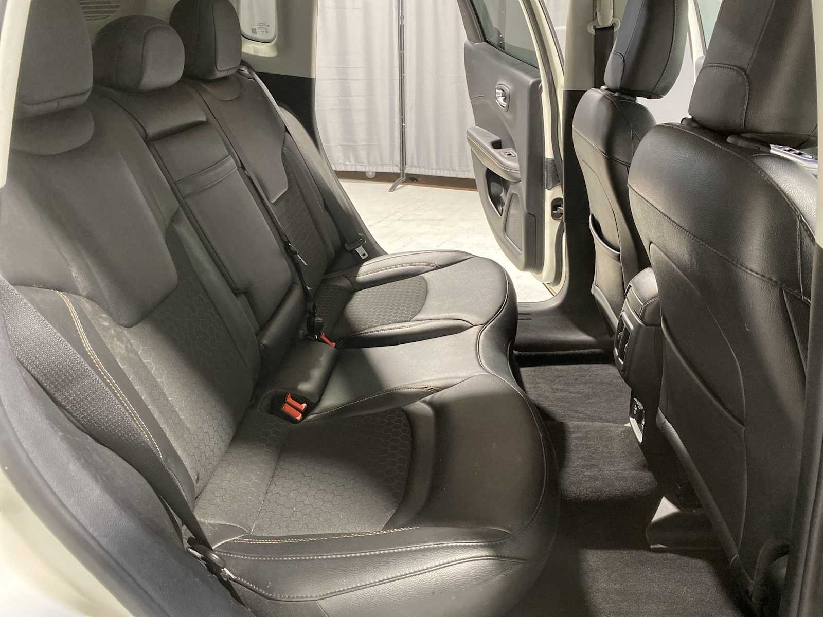 Thumbnail: 2019 Jeep Compass - 13