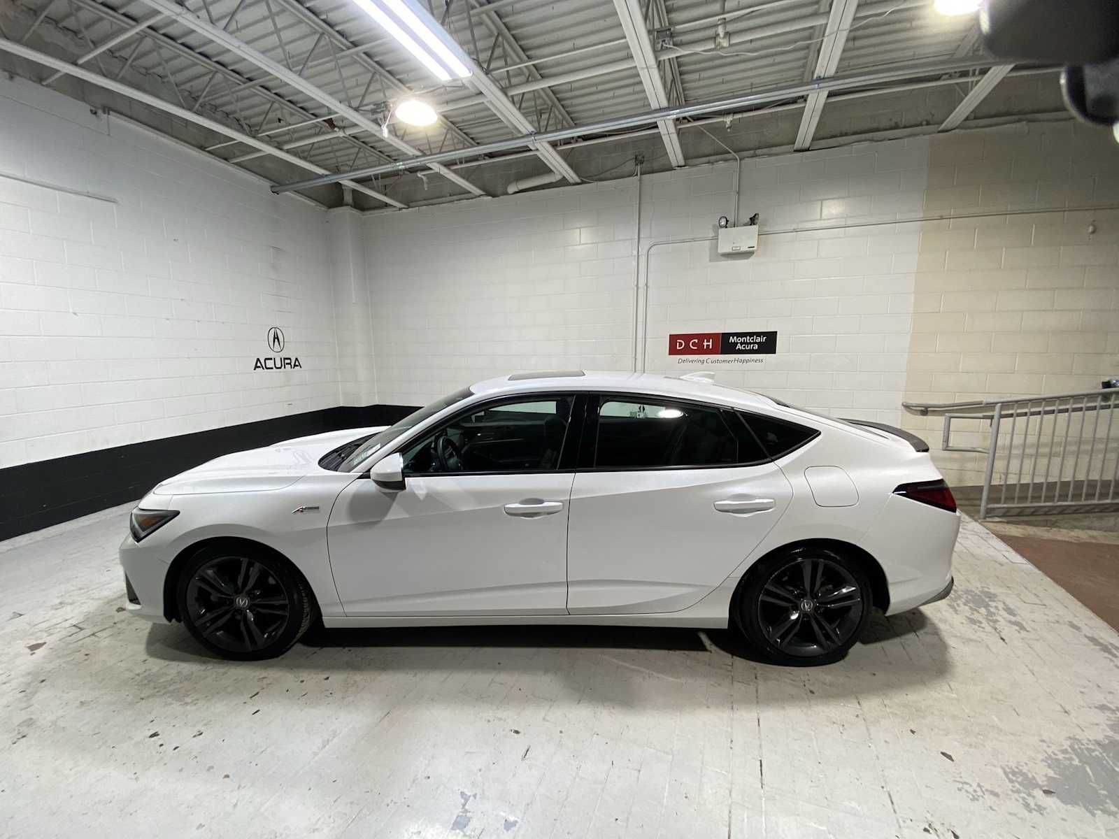 Thumbnail: 2023 Acura Integra - 3