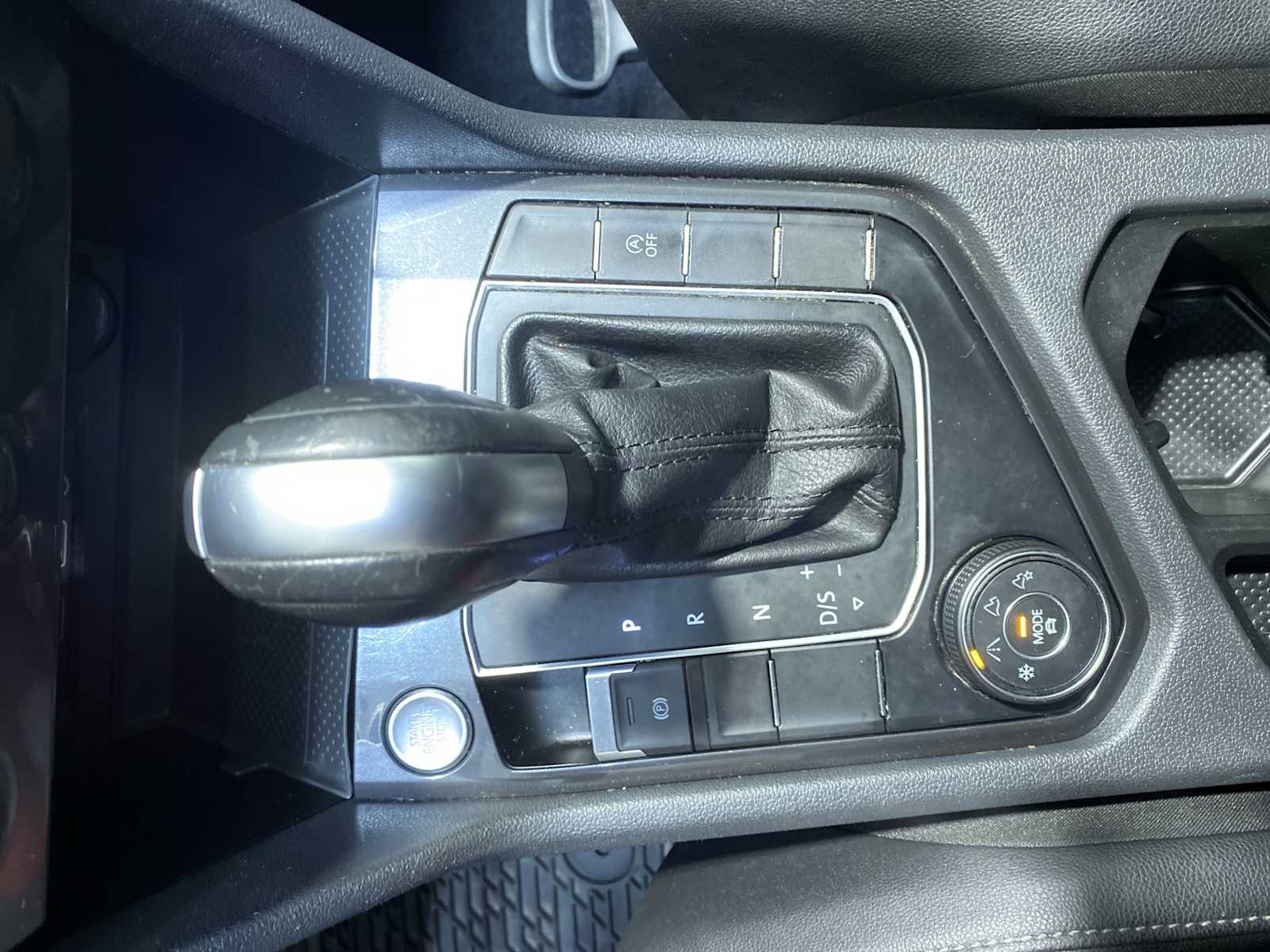 Thumbnail: 2020 Volkswagen Tiguan - 17