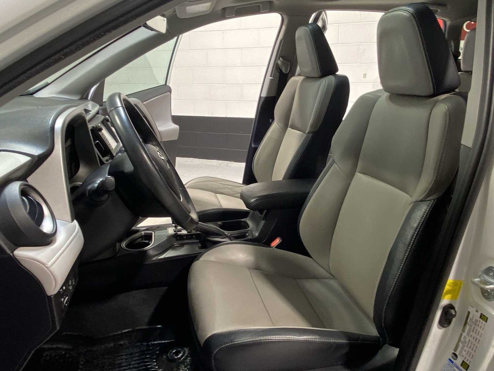 Thumbnail: 2016 Toyota RAV4 - 11