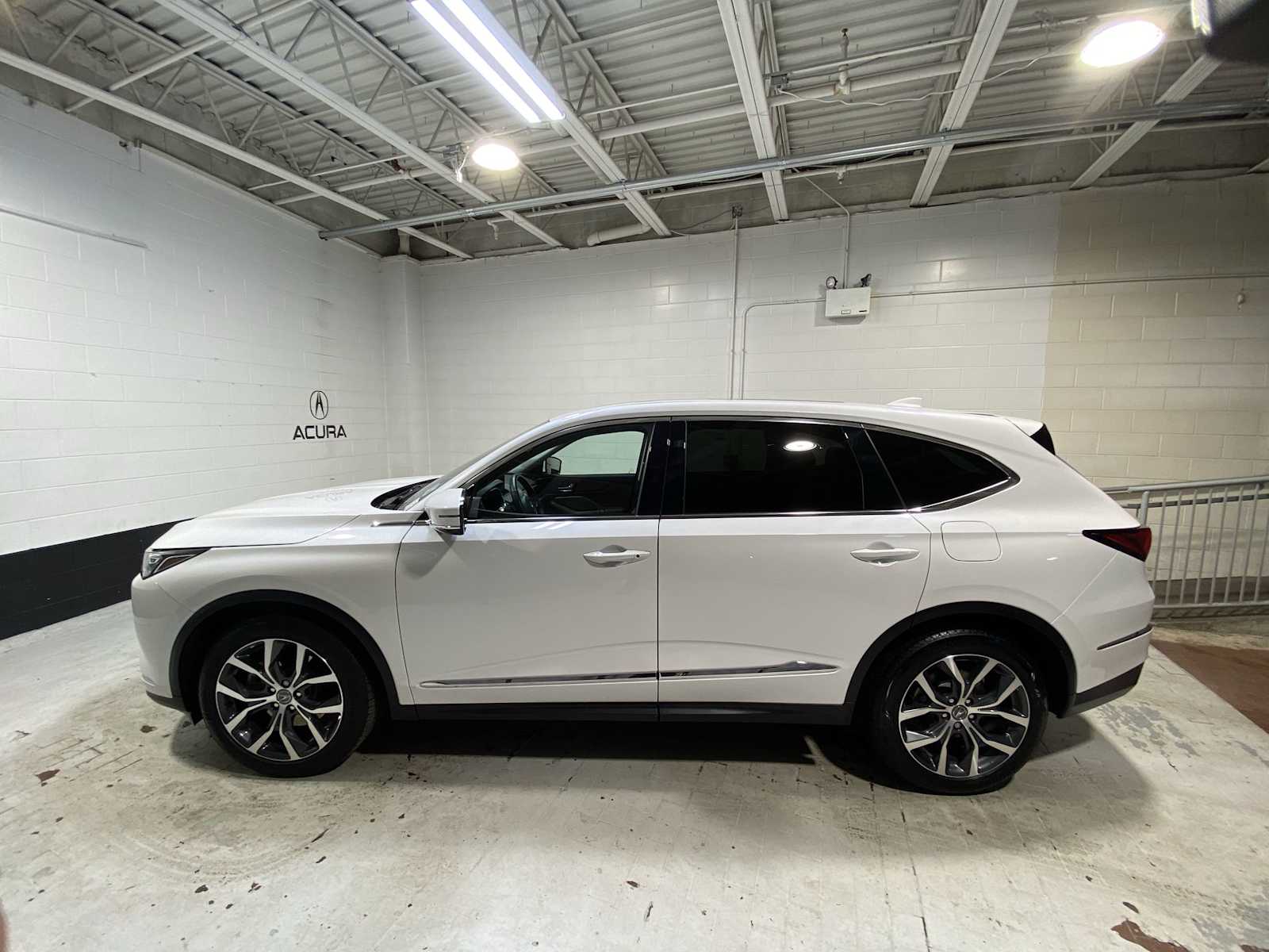 Thumbnail: 2023 Acura MDX - 3