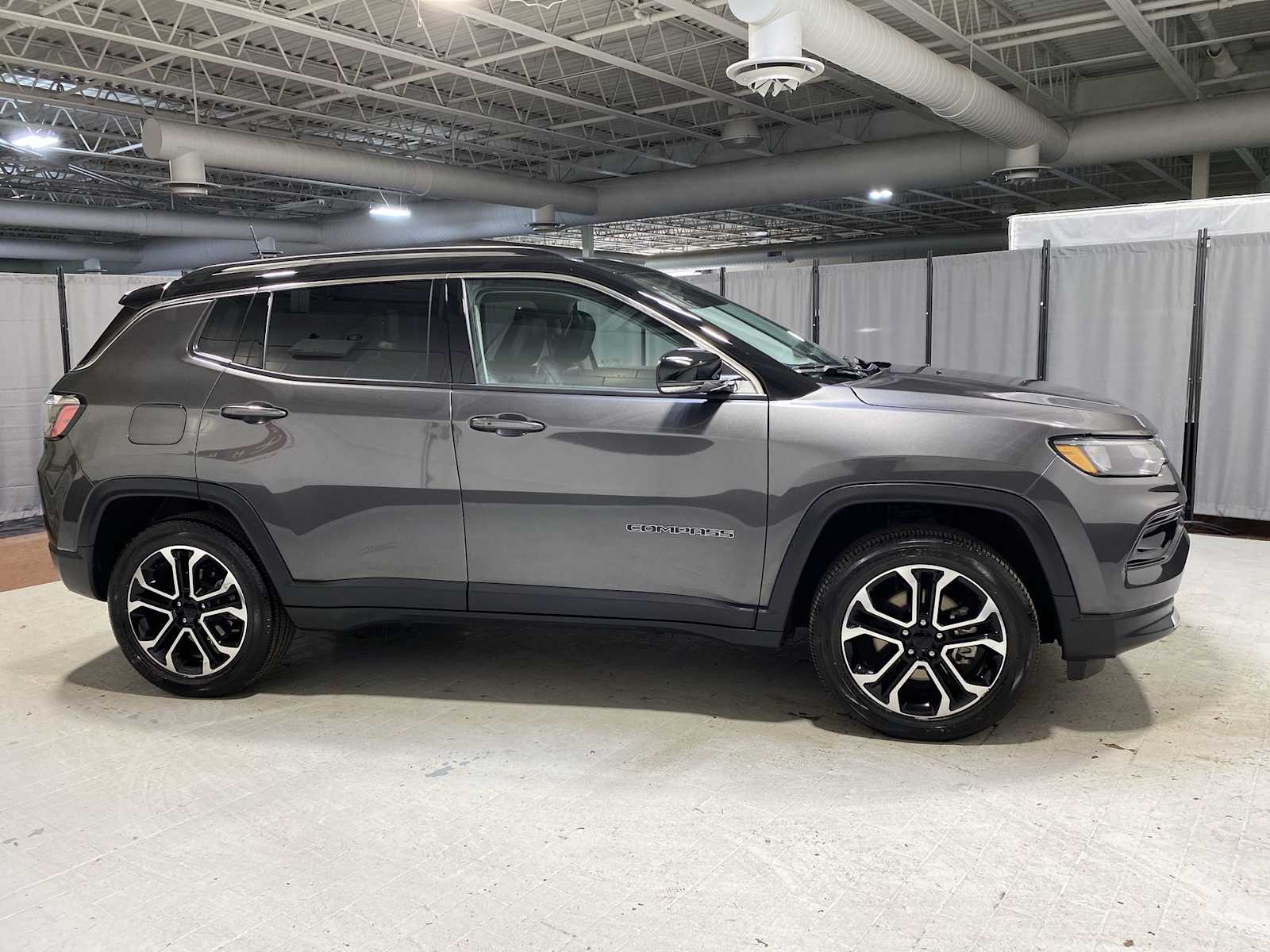 2022 Jeep Compass Limited 27