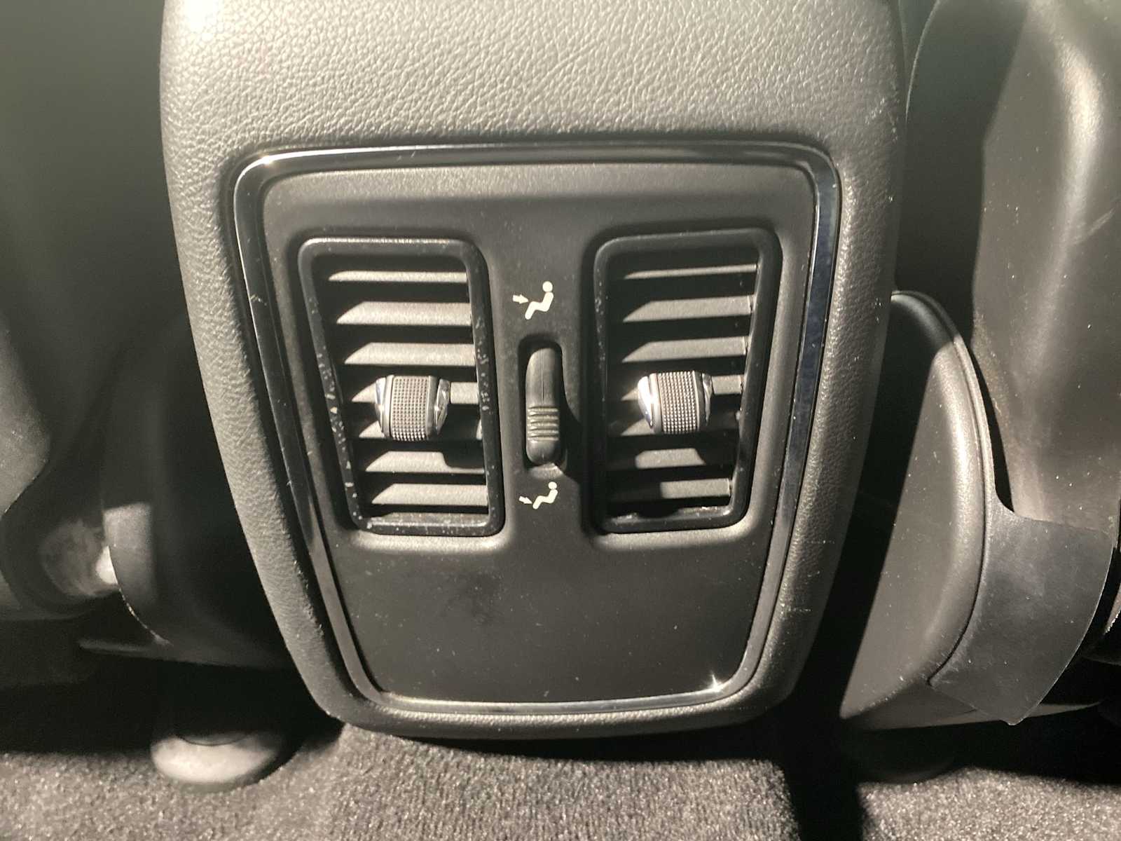 Thumbnail: 2020 Jeep Grand Cherokee - 25