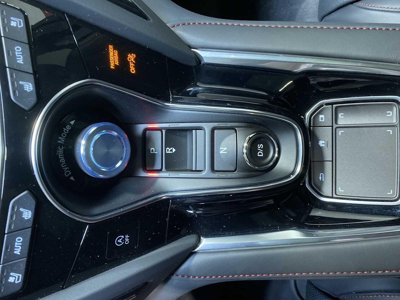 Thumbnail: 2025 Acura RDX - 17