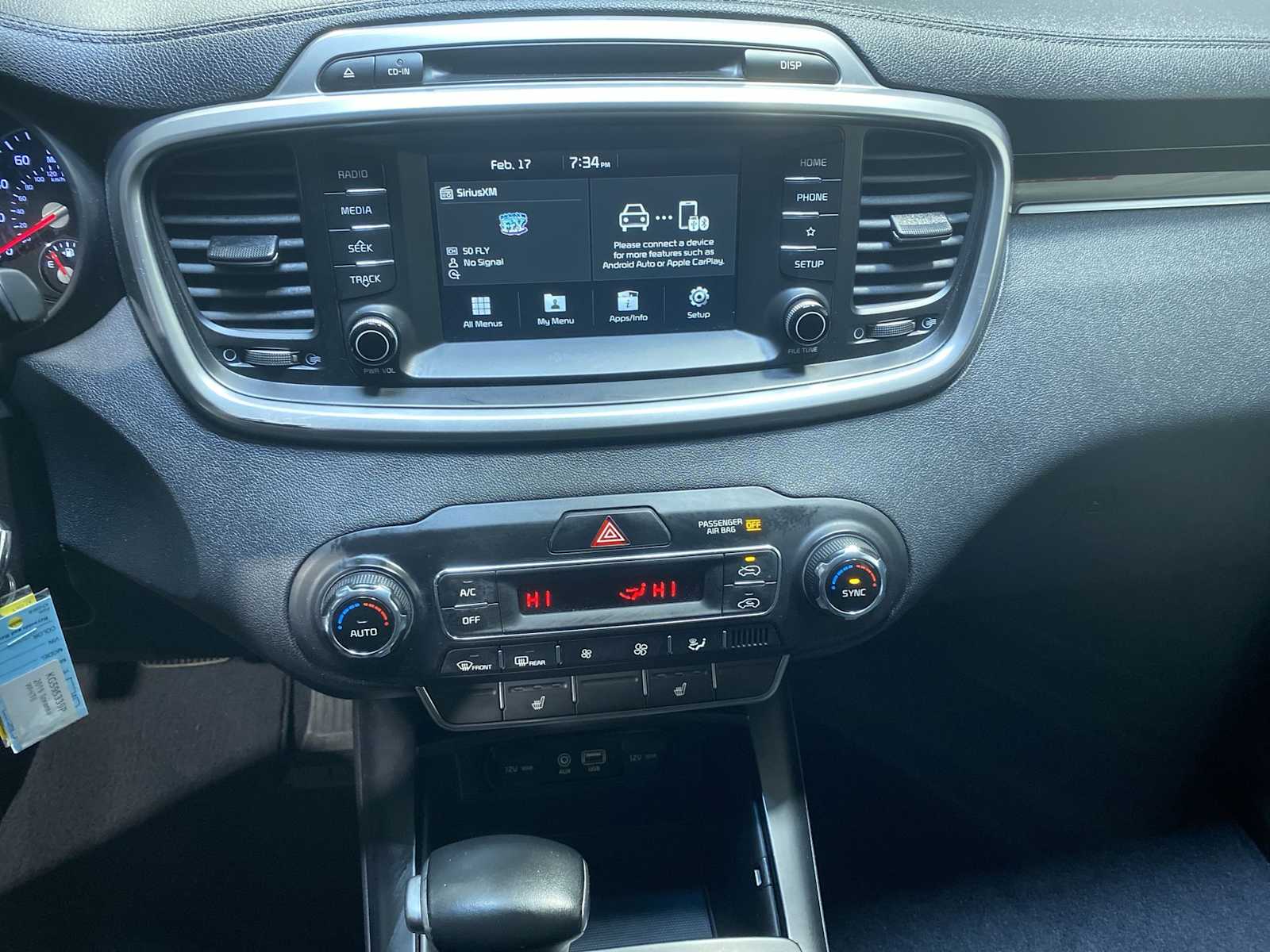 Thumbnail: 2019 Kia Sorento - 16