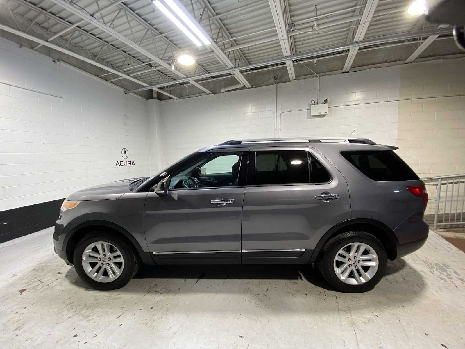 Thumbnail: 2014 Ford Explorer - 3