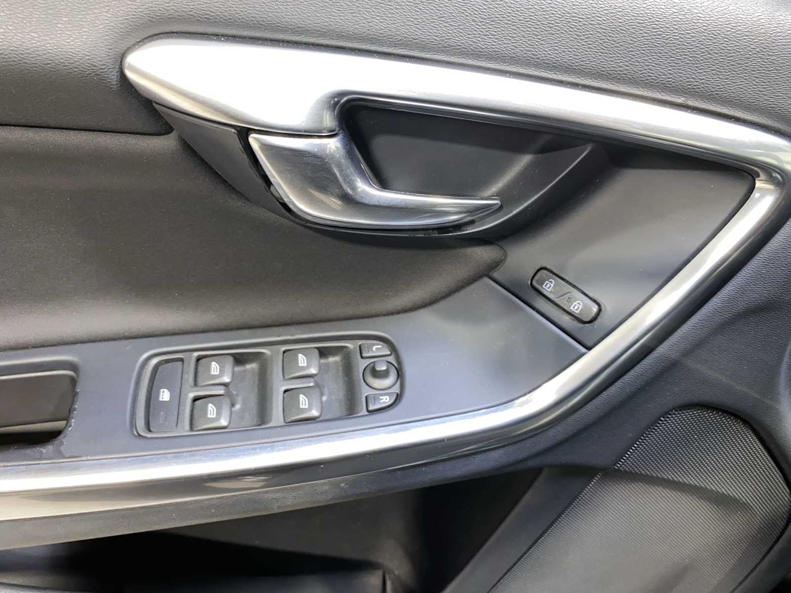 Thumbnail: 2012 Volvo S60 - 23