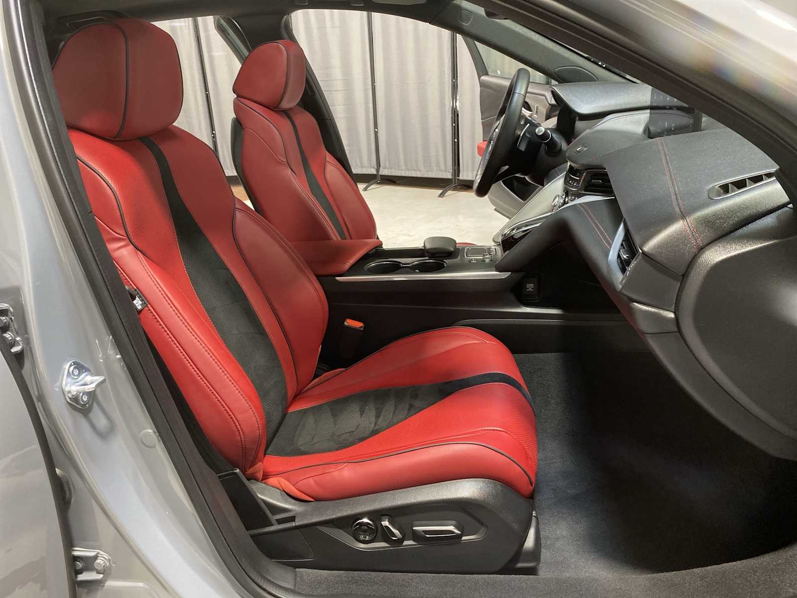 Thumbnail: 2025 Acura TLX - 14