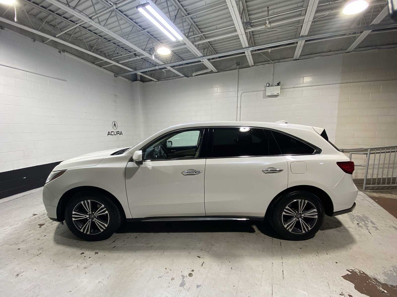 Thumbnail: 2017 Acura MDX - 3