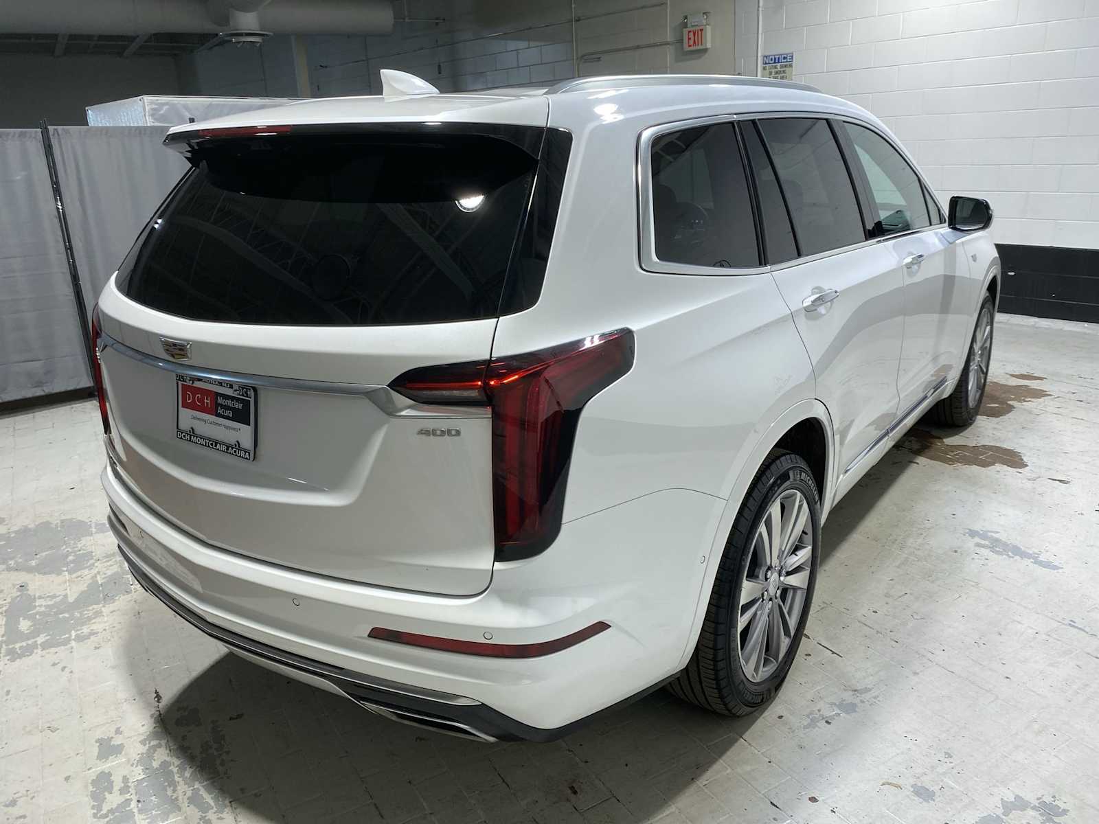 Thumbnail: 2023 Cadillac XT6 - 26