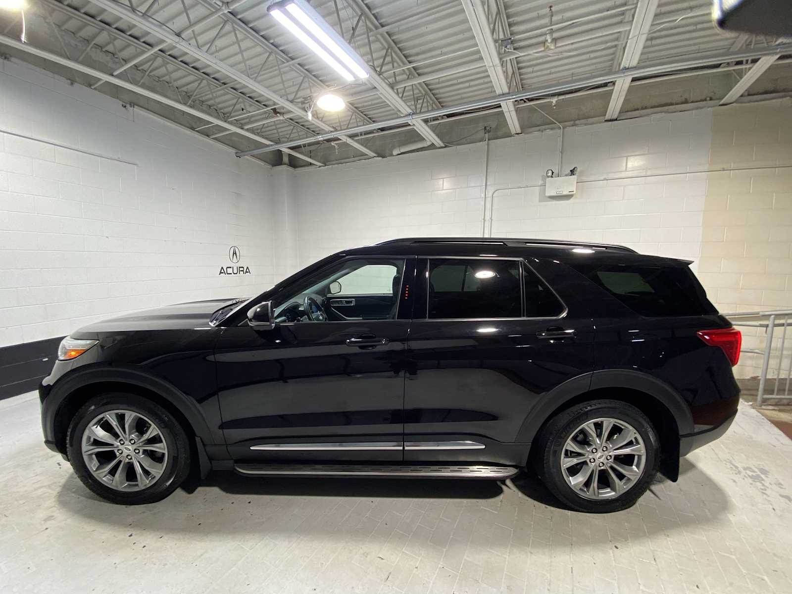 Thumbnail: 2022 Ford Explorer - 3
