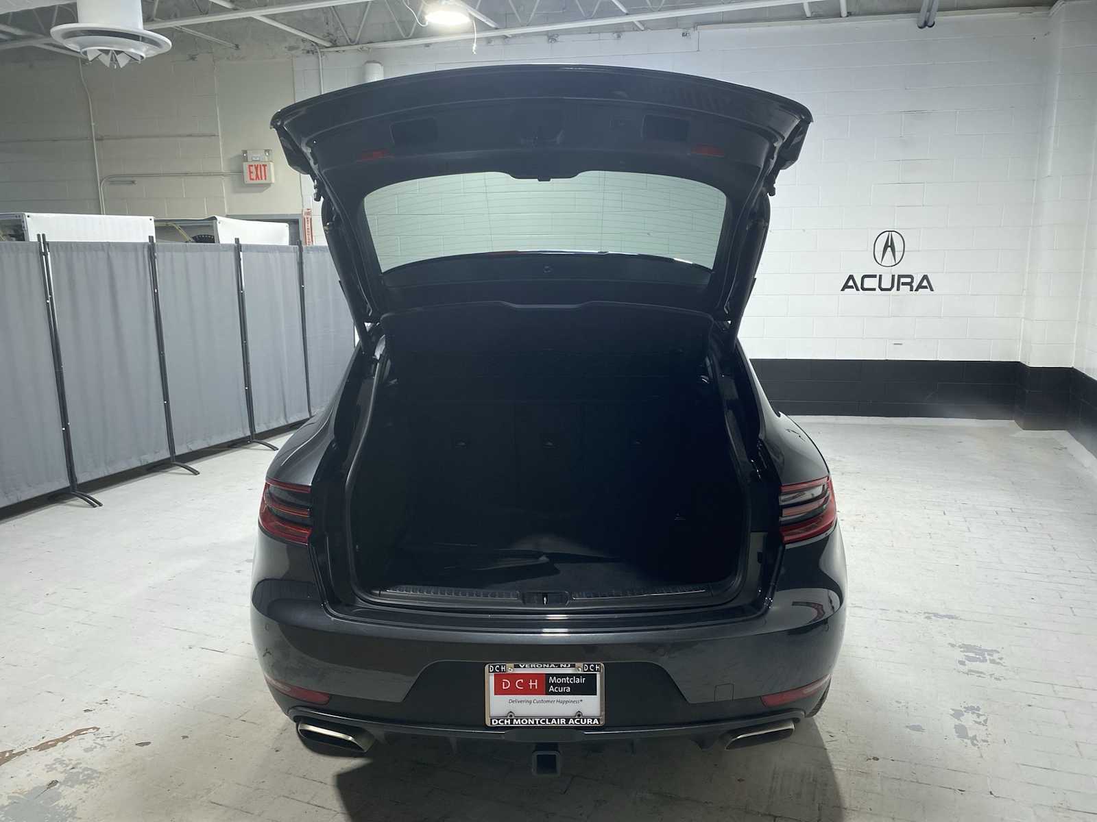 Thumbnail: 2017 Porsche Macan - 19