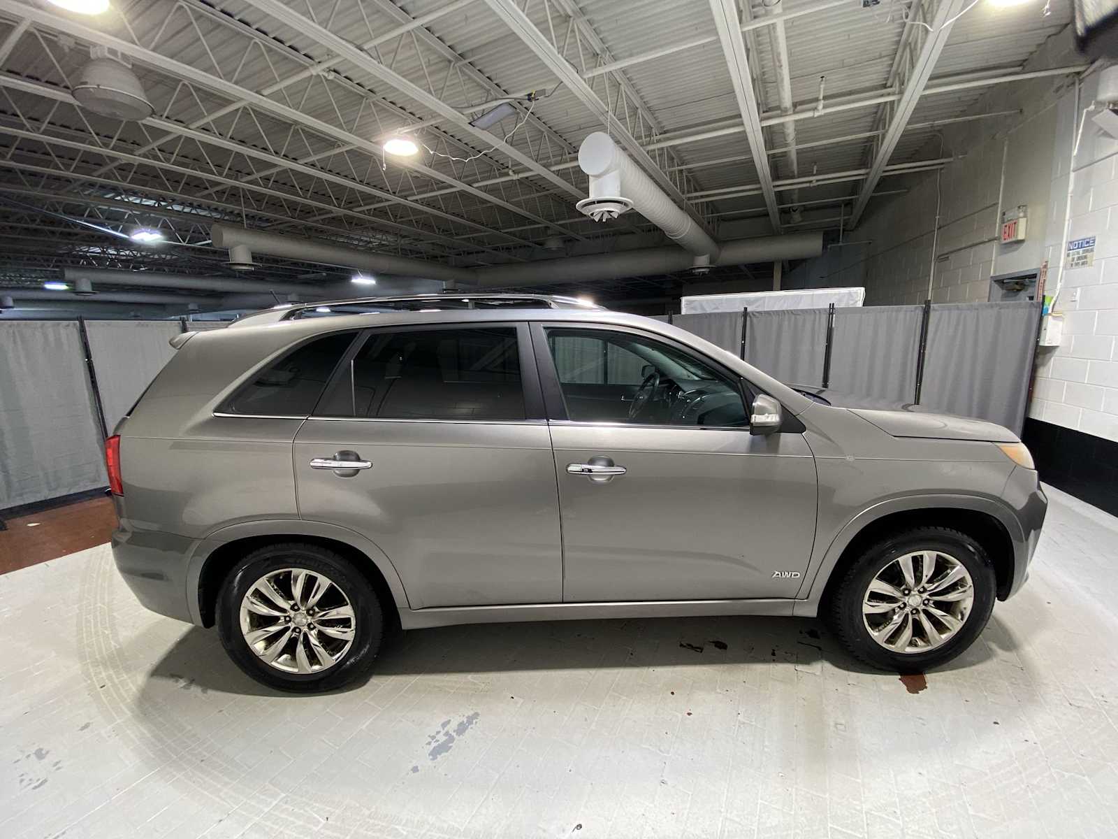 Thumbnail: 2011 Kia Sorento - 27