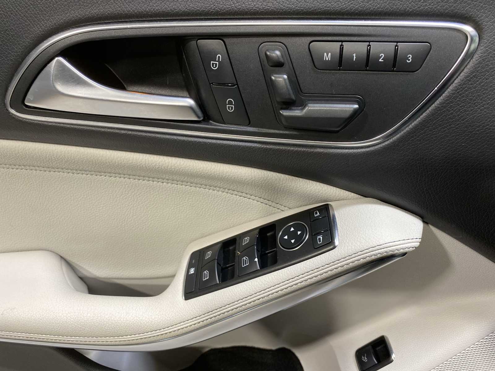 Thumbnail: 2014 Mercedes-Benz CLA - 23