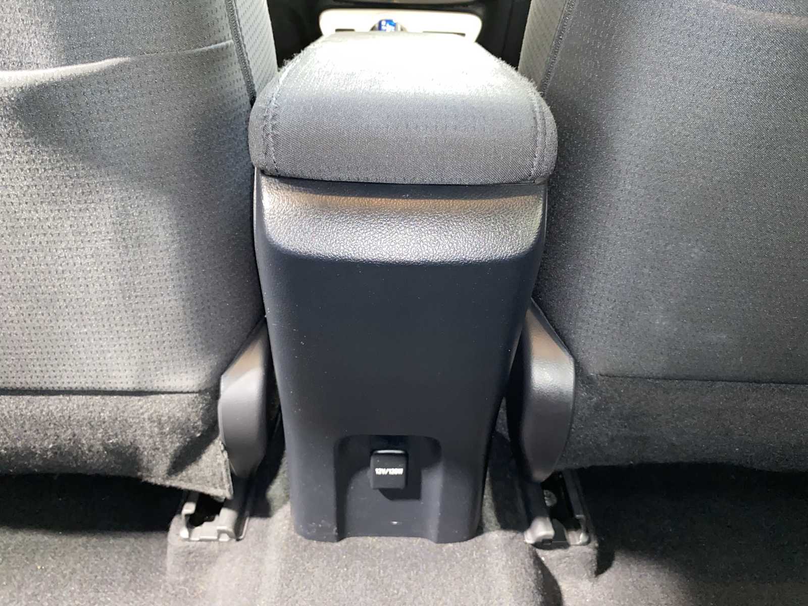 2017 Toyota Prius Three 25