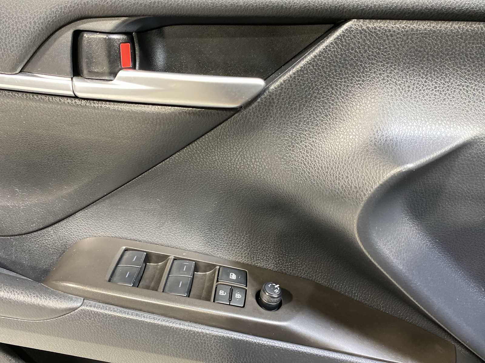 2024 Toyota Camry SE 23