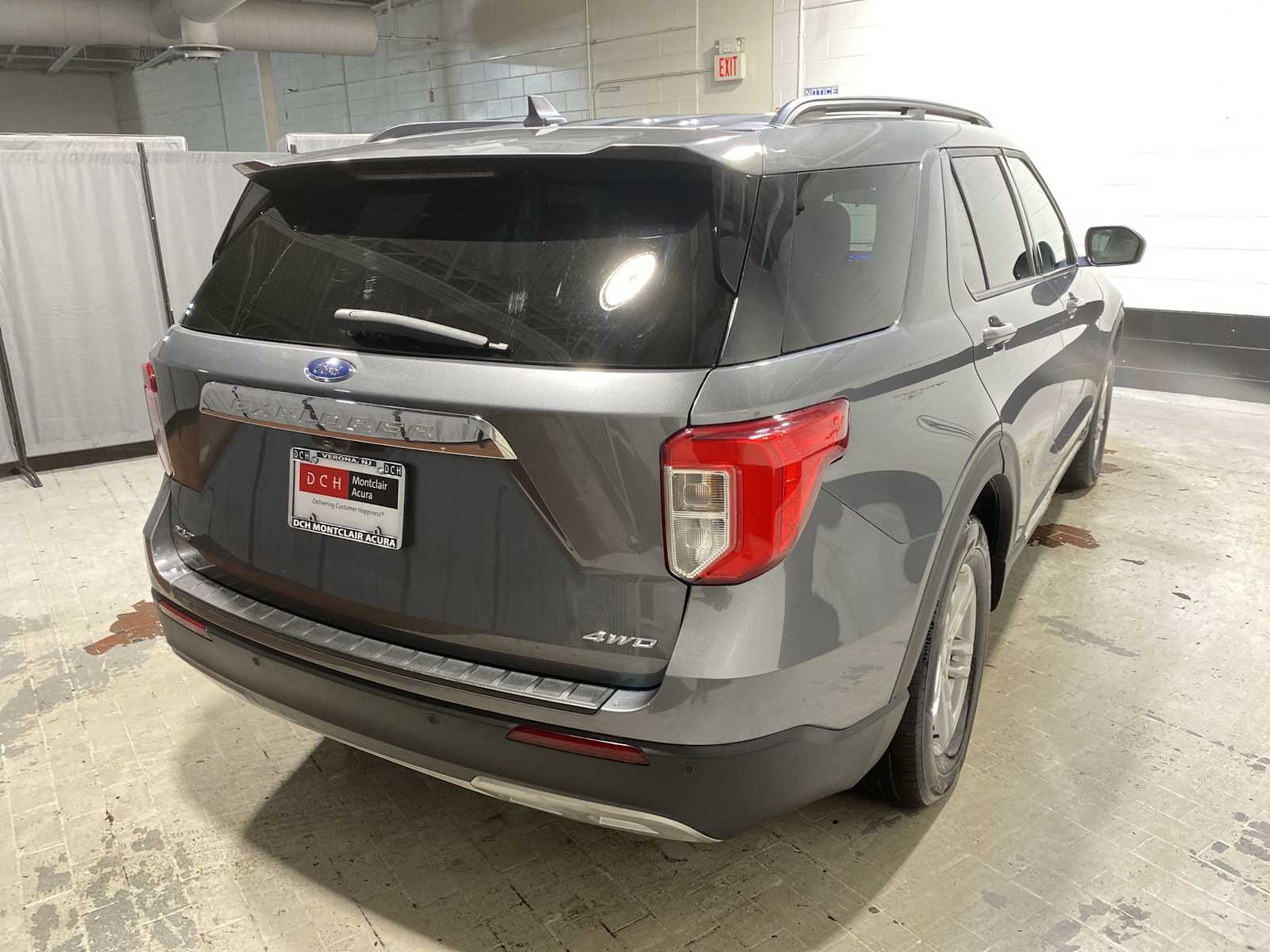 Thumbnail: 2022 Ford Explorer - 26