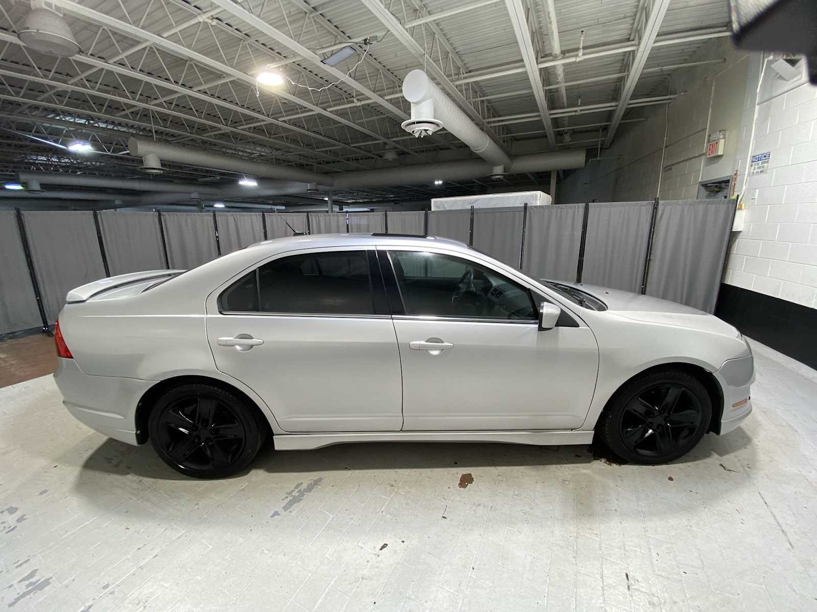 Thumbnail: 2011 Ford Fusion - 27