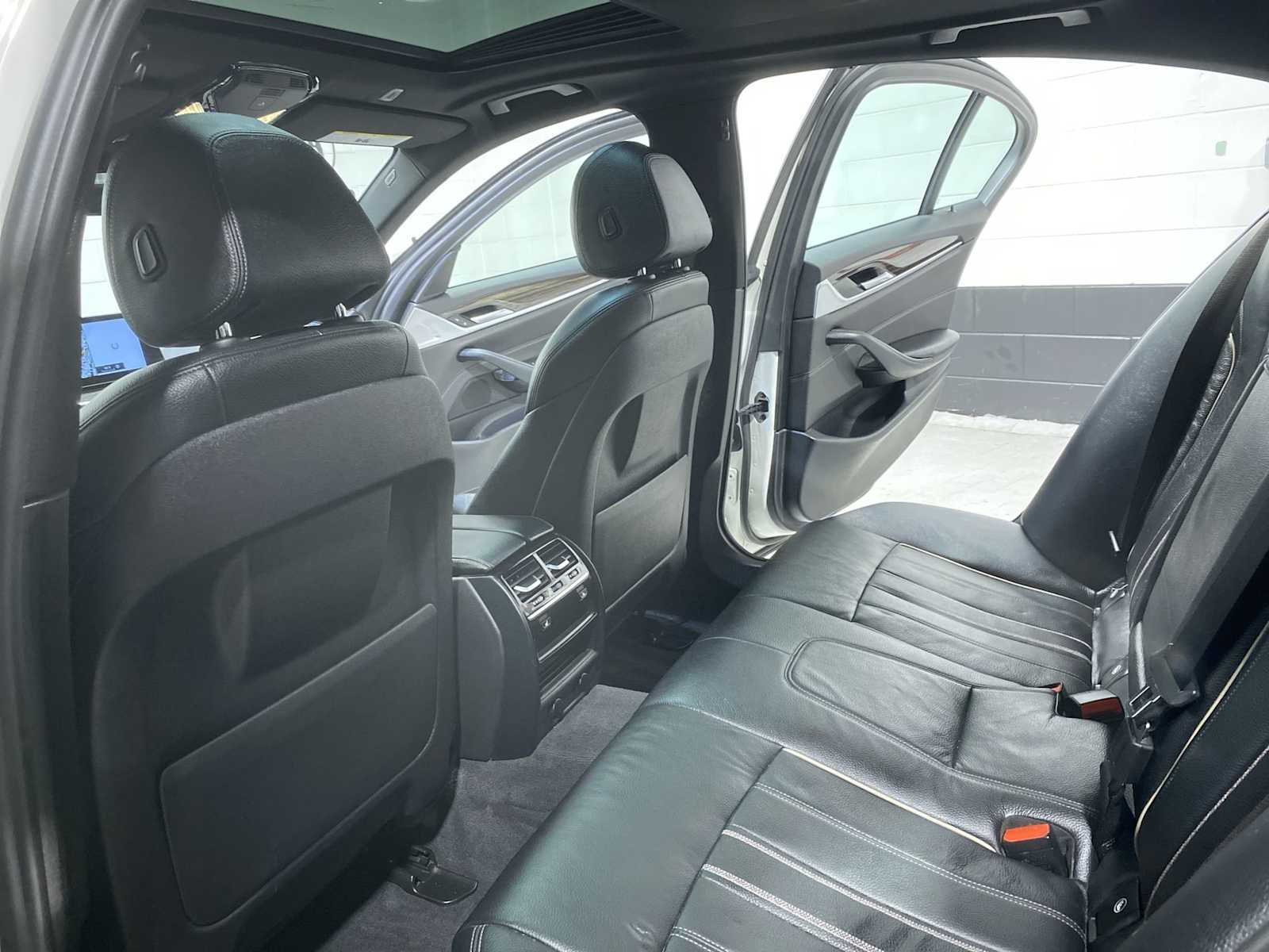 Thumbnail: 2017 BMW 5 Series - 12