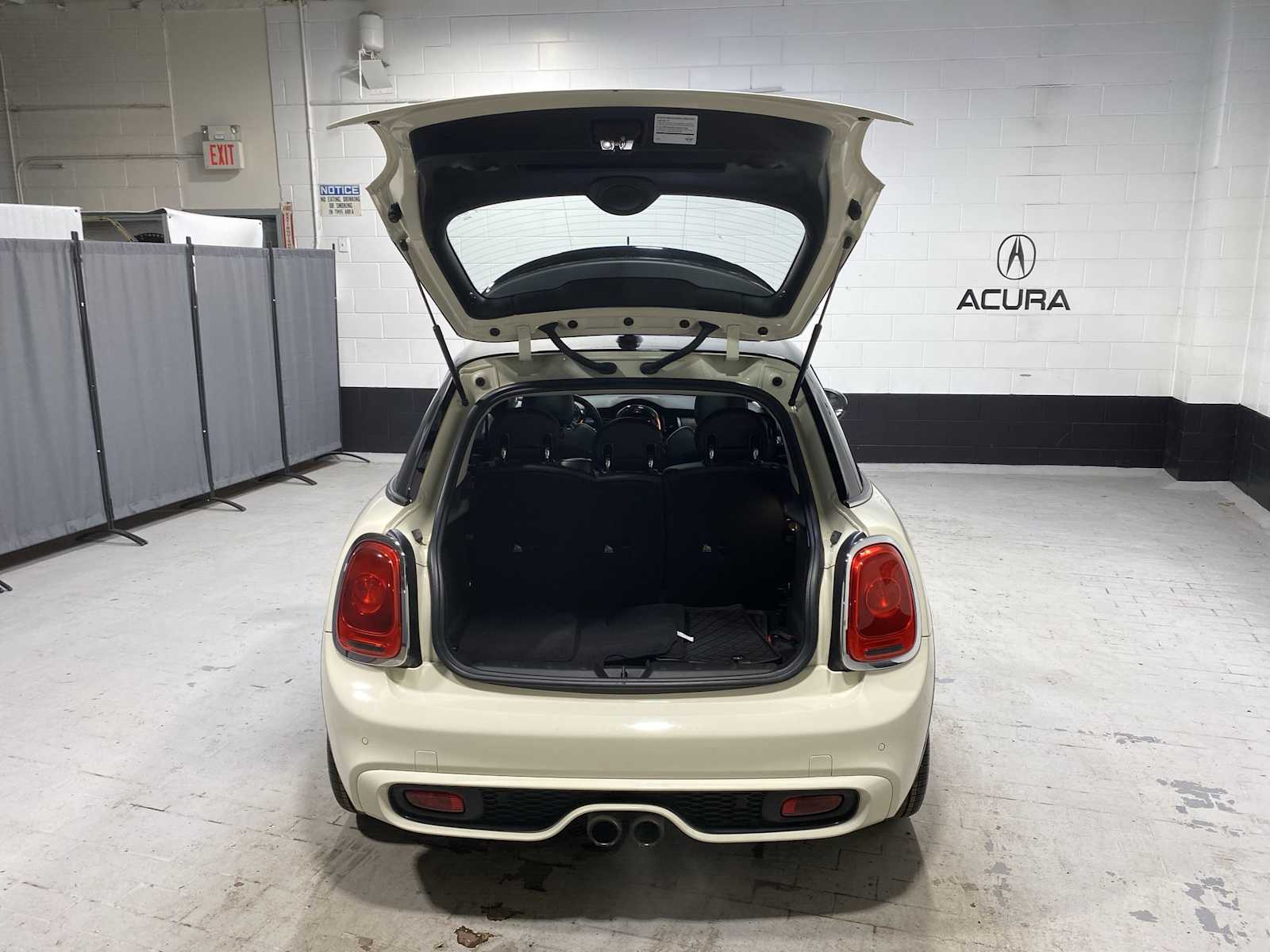 Thumbnail: 2018 MINI Cooper Hardtop - 19