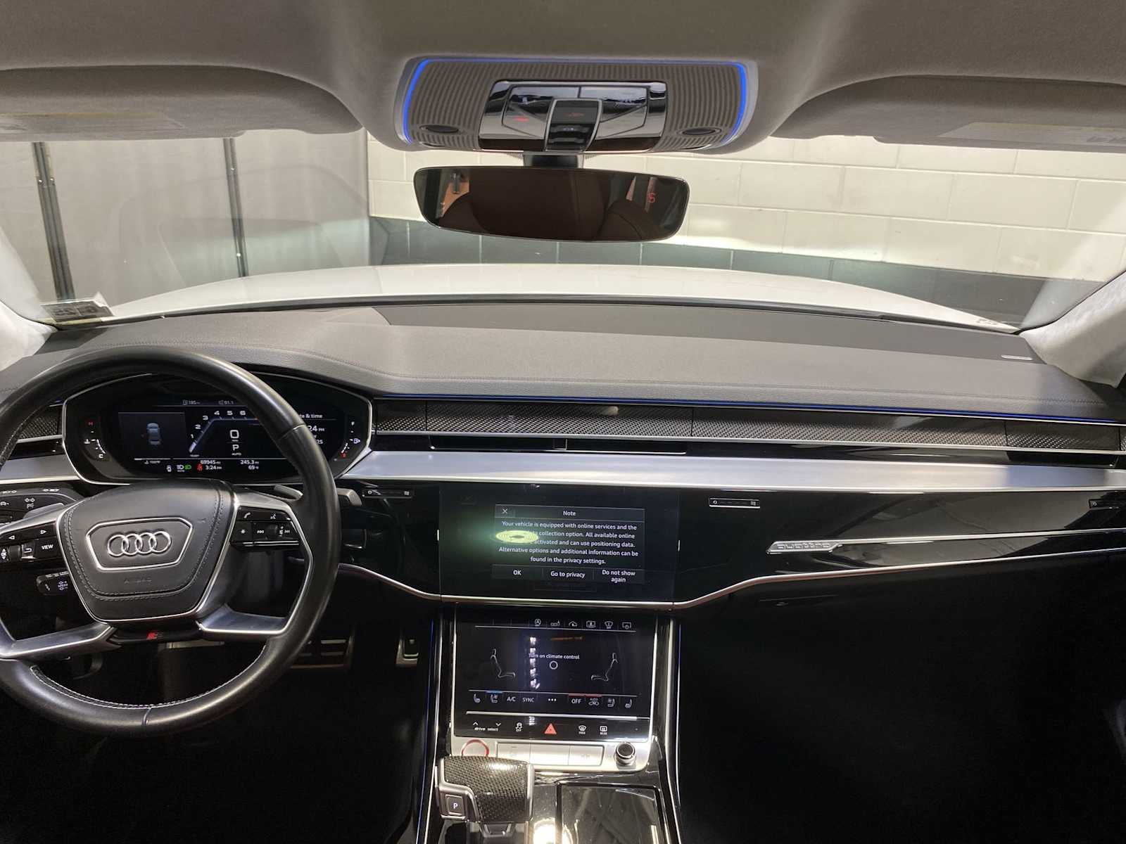 Thumbnail: 2020 Audi S8 - 10