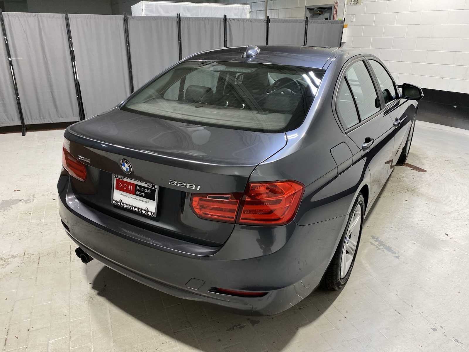 Thumbnail: 2013 BMW 3 Series - 26
