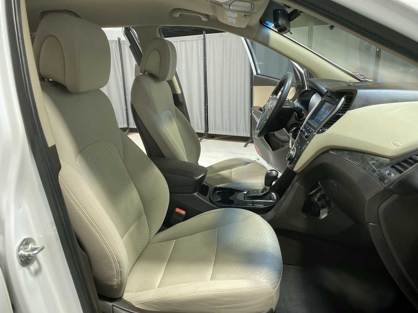 Thumbnail: 2017 Hyundai Santa Fe - 14