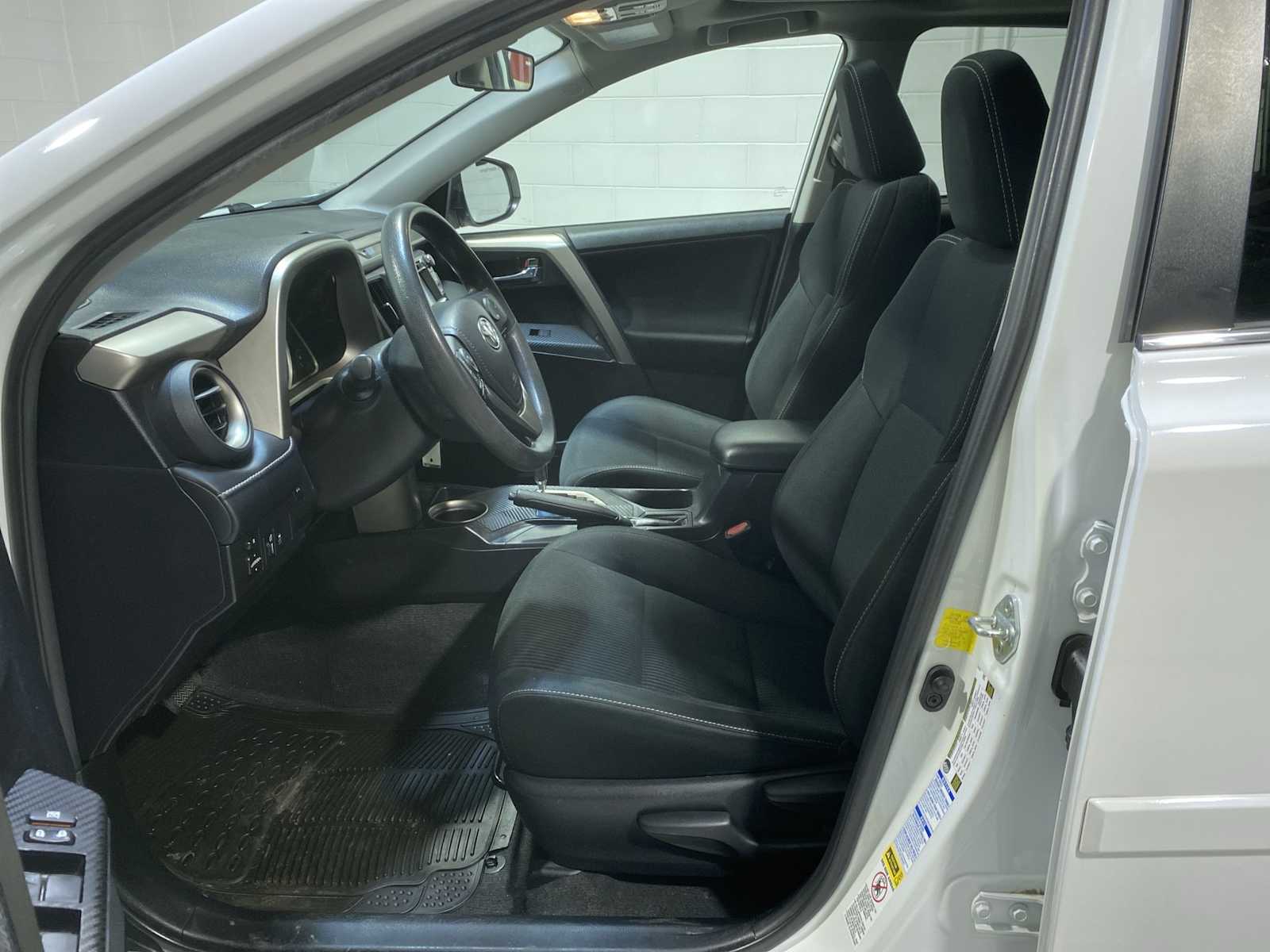 Thumbnail: 2015 Toyota RAV4 - 2