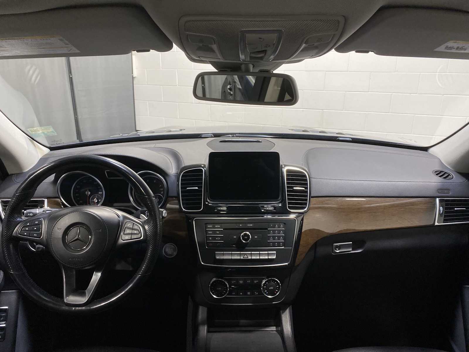 Thumbnail: 2017 Mercedes-Benz GLS - 10